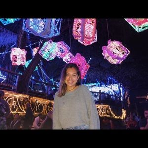 Meet your Posher, Caitlyn